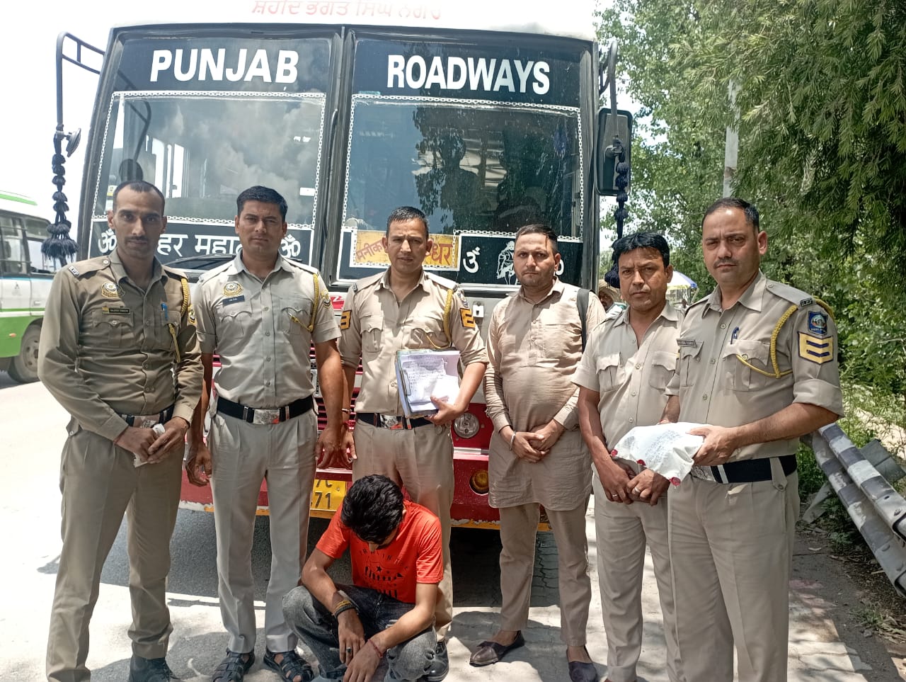 नशे के नेटवर्क पर पुलिस का शिकंजा,  845 ग्राम चरस सहित युवक  गिरफ्तार, सुंदरनगर उपमंडल में 24 घंटों में दर्ज मामलों की संख्या पहुंची 5